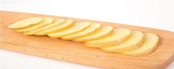 土豆敷脸真的可以祛斑吗，土豆敷脸祛斑的正确方法 护肤 第1张