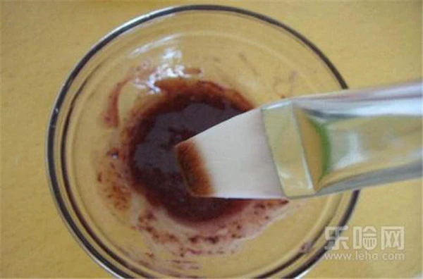 春天皮肤干燥起皮怎么办，干燥皮肤保养小技巧 护肤 第10张