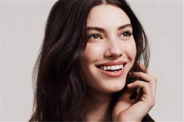 改善黑眼圈做好防晒，阻断黑色素的产生减缓自由基扩散 黑眼圈 防晒 第2张