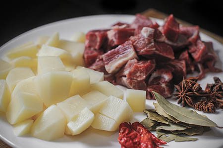 牛奶面膜的做法，可收紧肌肤增加皮肤的活力和弹性 牛奶面膜 做法 第1张