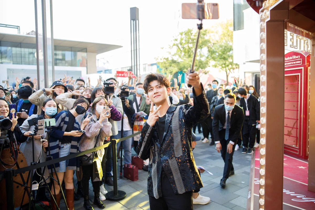 CHARLOTTE TILBURY，携手代言人「色彩魔法师」任嘉伦开启，「魔法美妆奇遇季」 TILBURY 美妆 第3张