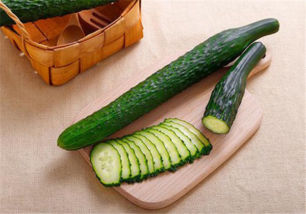 黄瓜敷脸要多长时间，黄瓜敷脸后要洗脸吗 护肤 第1张