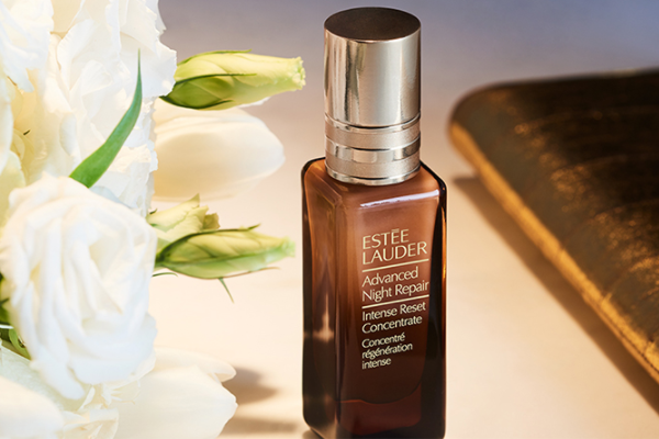 雅诗兰黛小棕瓶精华有哪些成分，功效怎样 保湿 第1张