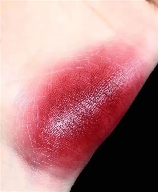 试遍了专柜口红，这5支「富贵花色」才是最好用的，柜姐很少告诉 专柜 口红 第1张