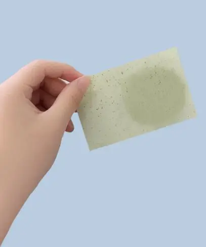 脸上出油多怎么上妆好，油皮脸化妆的方法 化妆 出油化妆 脸上出油多化妆的方法 美妆 第2张