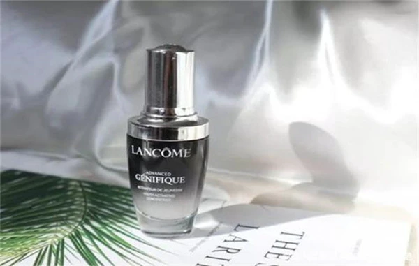 兰蔻美容液和精华液的区别 兰蔻 兰蔻小黑瓶 护肤品 第4张