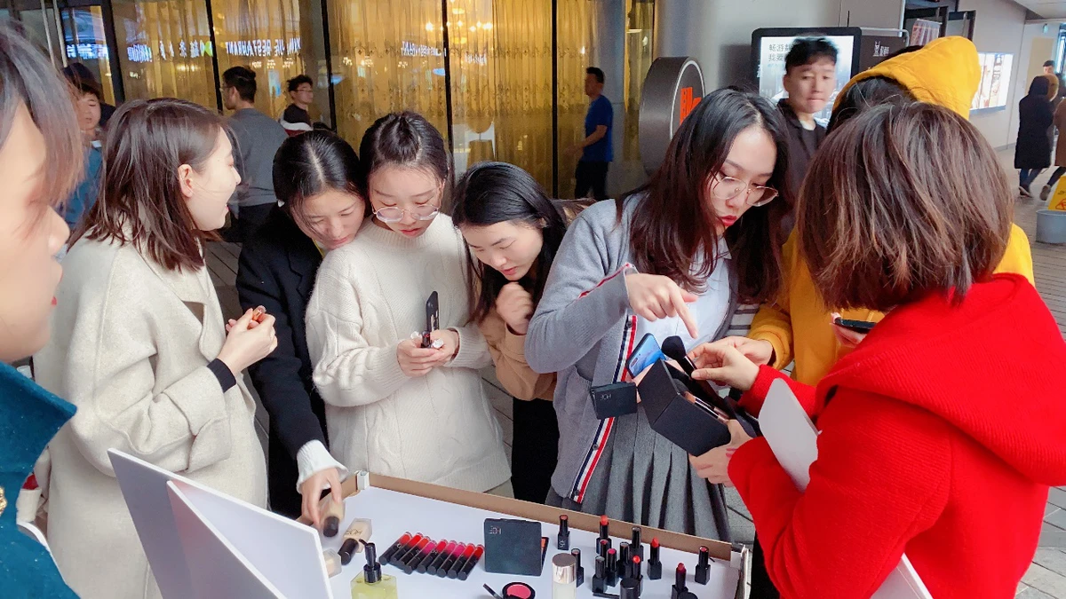 HOF色彩之源新禧惠客，凌空SOHO嗨购不停 美妆 HOF色彩之源 HOF持久遮瑕粉底液 第8张