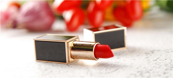 口红会掉色好还是不掉色好，口红经常吃进去会怎么样 护肤 第1张