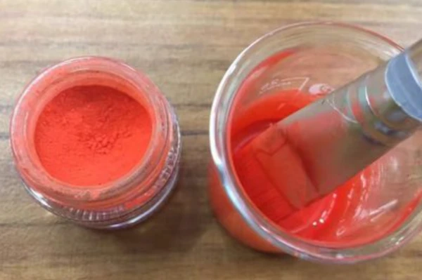 如何自己制作手工口红，美妆达人手工口红制作方法教程 口红 手工口红制作方法 手工口红制作方法教程图片 美妆 第3张