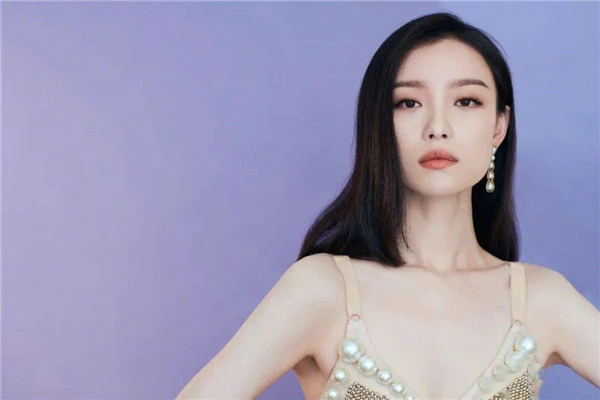 浆果色妆容精致又高级，豆沙色口红清冷淡雅 浆果色 豆沙色 第28张