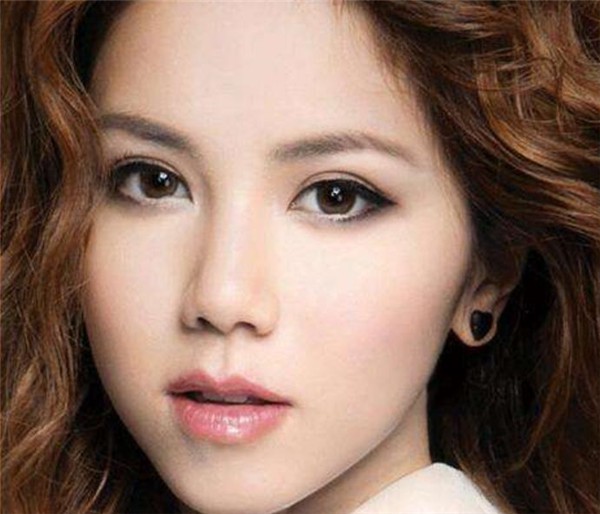 女生适合什么样的眉型呢，菱形脸型适合细长眉 女生 眉型 第1张