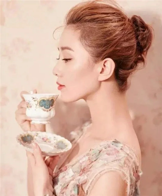 出现颈纹怎么办，用这四个诀窍击退，重塑美丽天鹅颈 颈纹 第5张