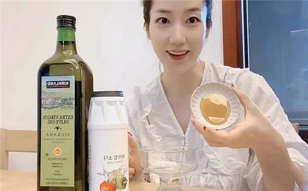 脚后跟的角质和死皮怎么去除，居家自制去角质膜做法步骤 脚后跟 角质 死皮 第2张