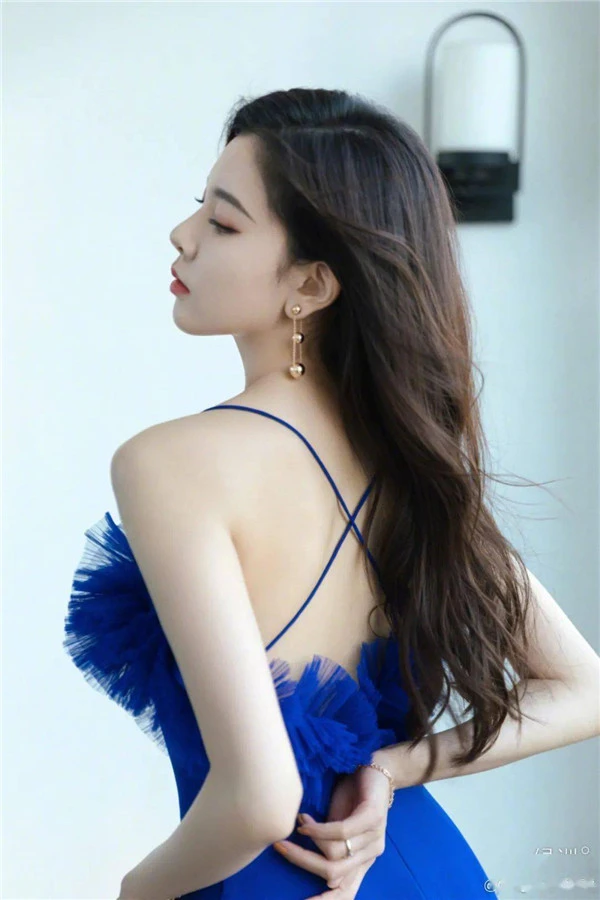 填补修饰发际线空缺小技巧，如何制造视觉高颅顶 发际线 高颅顶 第30张