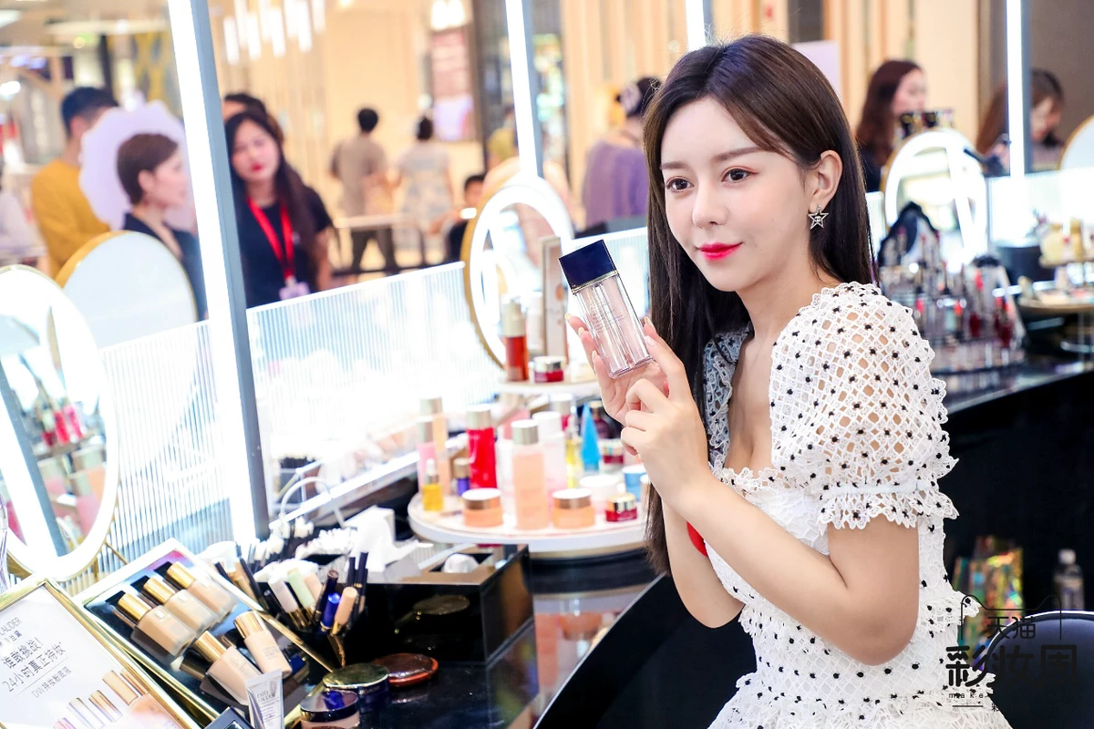 彩妆魔鬼李佳琦和妖孽师洋同时出现会怎样，天猫彩妆周告诉你 彩妆 李佳琦 天猫彩妆周 美妆 第9张