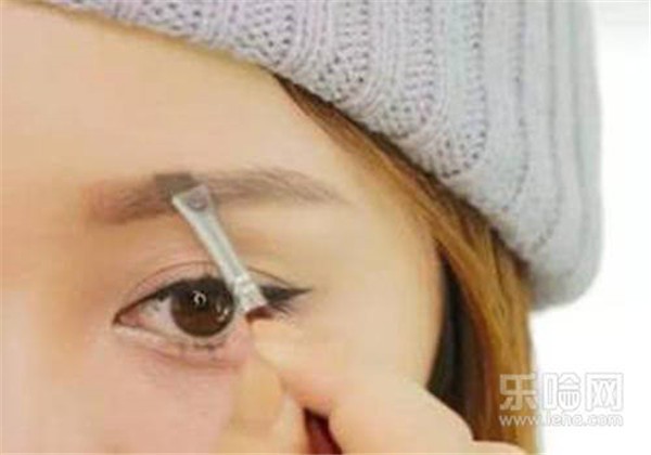 怎么画眉毛显年轻，5步骤打造减龄眉 护肤 第1张
