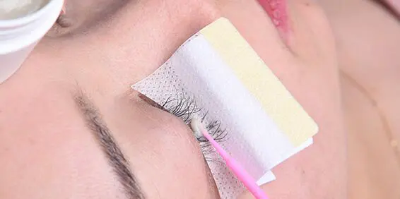 睫毛膏怎么卸妆才干净，卸妆方法分享 睫毛膏 卸睫毛膏 正确卸睫毛膏的方法 美妆 第2张