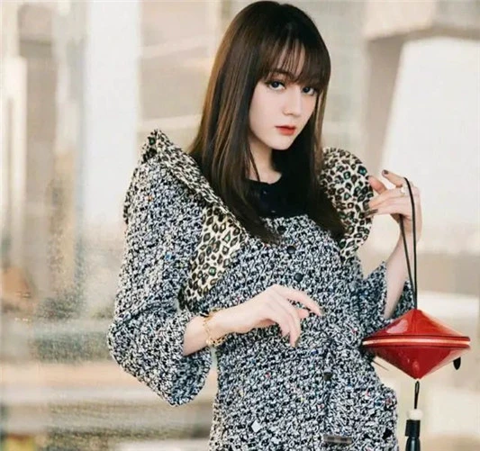 你适合「齐刘海」还是「露额头」简单几点就能判断,别影响颜值 发型 第9张 你适合「齐刘海」还是「露额头」简单几点就能判断,别影响颜值 发型 第9张