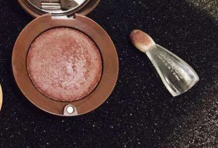 眉粉哪个牌子好，眉粉碎了使用方法 眉粉 眉粉排行榜 眉粉哪个牌子好 美妆 第3张