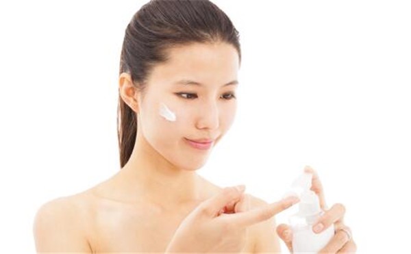 改善眼皮下垂松弛的好方法，怎样防止皮肤松弛老化 眼皮 松弛 第1张