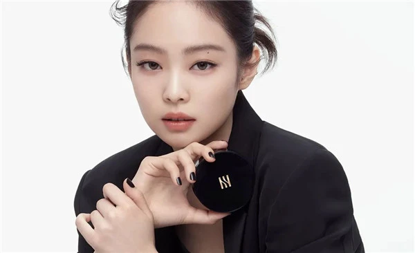 Jennie演绎hera新款气垫Black Cushion 品牌 代言 粉底 第11张