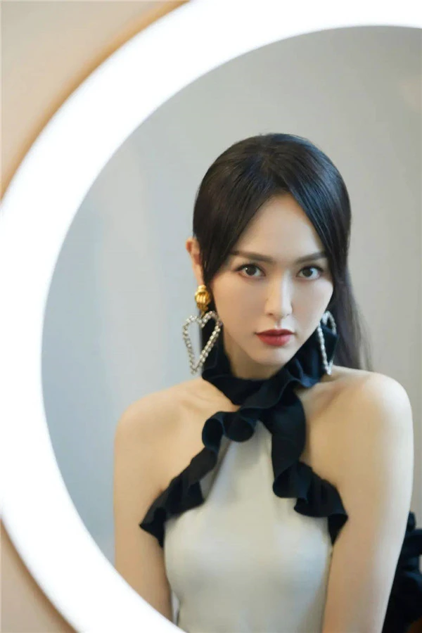 填补修饰发际线空缺小技巧，如何制造视觉高颅顶 发际线 高颅顶 第19张