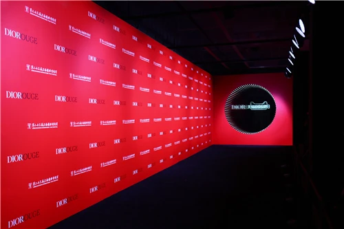 传奇红唇，要你好看，DIOR迪奥烈艳蓝金唇膏派对，天猫超级品牌日 DIOR迪奥 烈艳蓝金唇膏 天猫超级品牌日 美妆 第7张