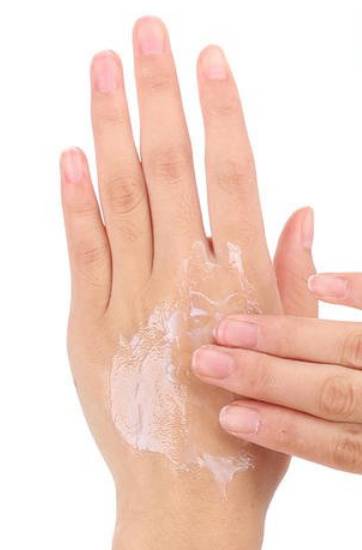 护手霜可以用来擦脸吗 护手霜 护手霜擦脸 美妆 第1张 护手霜可以用来擦脸吗 护手霜 护手霜擦脸 美妆 第1张