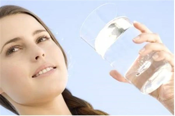 消除鸡皮肤要注意防晒,激光医美能再生真皮层细胞 鸡皮肤 防晒 第3张 消除鸡皮肤要注意防晒,激光医美能再生真皮层细胞 鸡皮肤 防晒 第3张