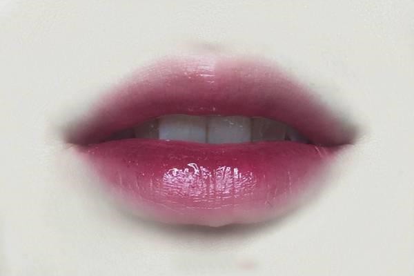 嘴唇唇纹很深,有什么好的办法改善一下 嘴唇 第1张 嘴唇唇纹很深,有什么好的办法改善一下 嘴唇 第1张