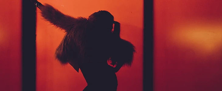 羊绒大衣洗掉毛能修复吗 羊绒大衣 掉毛 修复 美妆 第3张