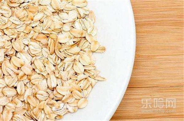 春天皮肤干燥起皮怎么办，干燥皮肤保养小技巧 护肤 第7张