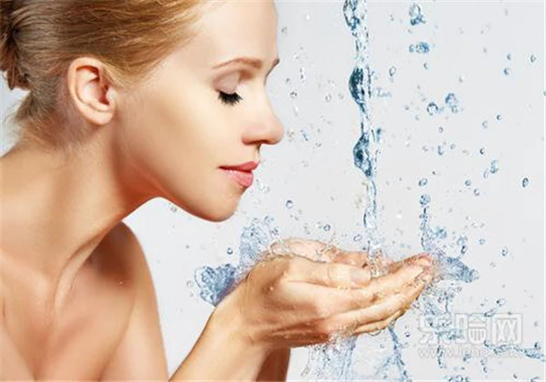 洗脸护肤的正确方法 护肤 第2张