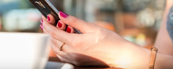 指甲凹陷是怎么回事 指甲凹陷 美妆 第1张