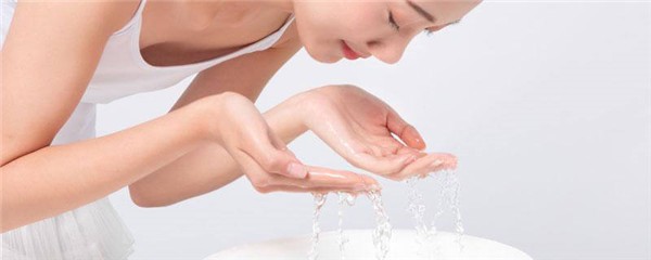 白糖洗脸能去黑头吗，白糖洗脸能天天洗吗 护肤 第1张