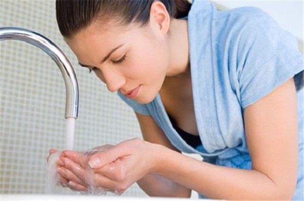 埋线双眼皮多长时间可以洗脸 护肤 第1张