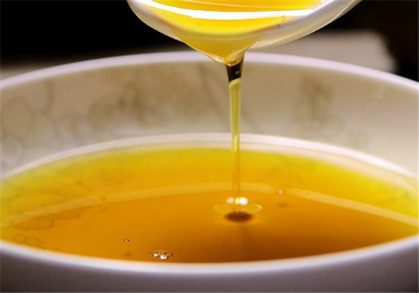 菜籽油维生素含量丰富，能淡化脸上色斑 菜籽油 色斑 第1张