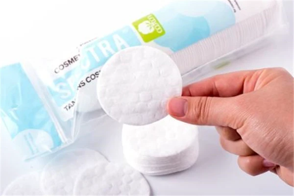 卸妆水的正确使用方法,卸妆水使用后的二次清洁 卸妆水 二次清洁 第2张 卸妆水的正确使用方法,卸妆水使用后的二次清洁 卸妆水 二次清洁 第2张