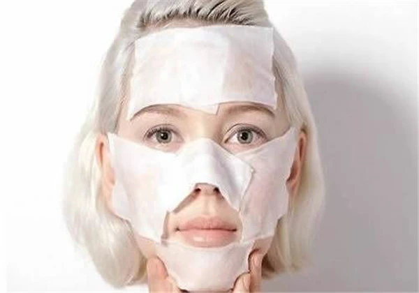 天天用矿泉水敷脸好吗，矿泉水必须这么用才能发挥出美容效果 护肤 第5张