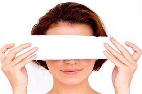 秋季怎么消灭黑眼圈,绿茶包解决熊猫眼 消灭 黑眼圈 第1张 秋季怎么消灭黑眼圈,绿茶包解决熊猫眼 消灭 黑眼圈 第1张