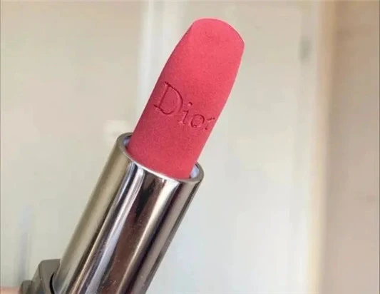 火遍冬天的几只色号，古驰505是黑马，雅诗兰黛557栗子棕太显白 口红 第6张