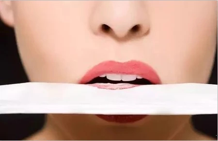 卸妆水怎样正确使用，卸妆水的正确使用方法 卸妆水 卸妆水的正确使用方法 美容 第4张