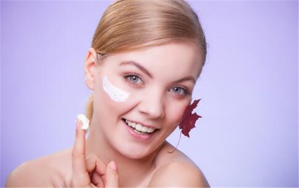 白醋洗脸可让肌肤水嫩，巧妙利用消除脸部皱纹 白醋洗脸 肌肤 第1张