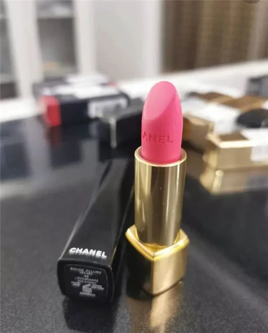 一看就喜欢，一涂就翻车的「热门色」，太坑人 你踩雷了几个 口红 第3张