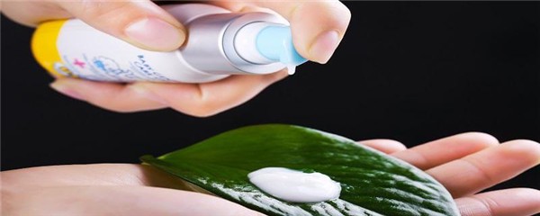 护发素只能用在发尾吗,护发素为什么不能接触头皮 护肤 第1张 护发素只能用在发尾吗,护发素为什么不能接触头皮 护肤 第1张