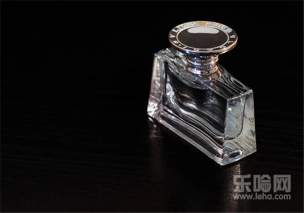 香水怎么辨别真伪 护肤 第6张