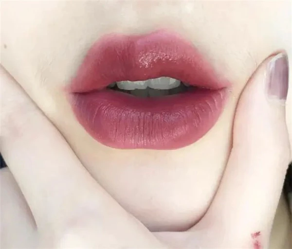 这几只热门色口红色号，谁涂谁丑 口红 第2张