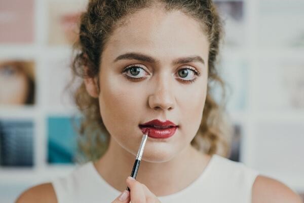 吃什么能变白，身体黑色素多吃什么比较好 吃什么 变白 第1张