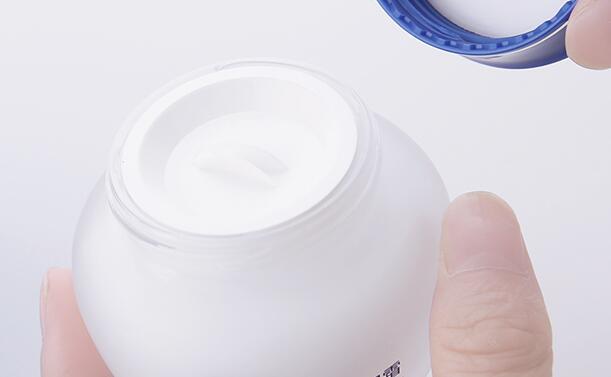 什么肤质适合用雪花膏，高性价比雪花膏排行榜 雪花膏 雪花膏使用方法 正确雪花膏使用方法 美容 第1张