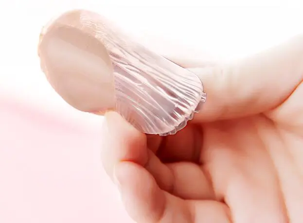 硅胶粉扑好用吗，硅胶粉扑的优点上妆方法 粉扑 硅胶粉扑上妆方法 硅胶粉扑上妆方法图片 美容 第4张